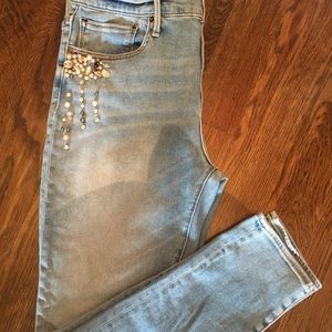 Light Wash Jeans with Rhinestones
